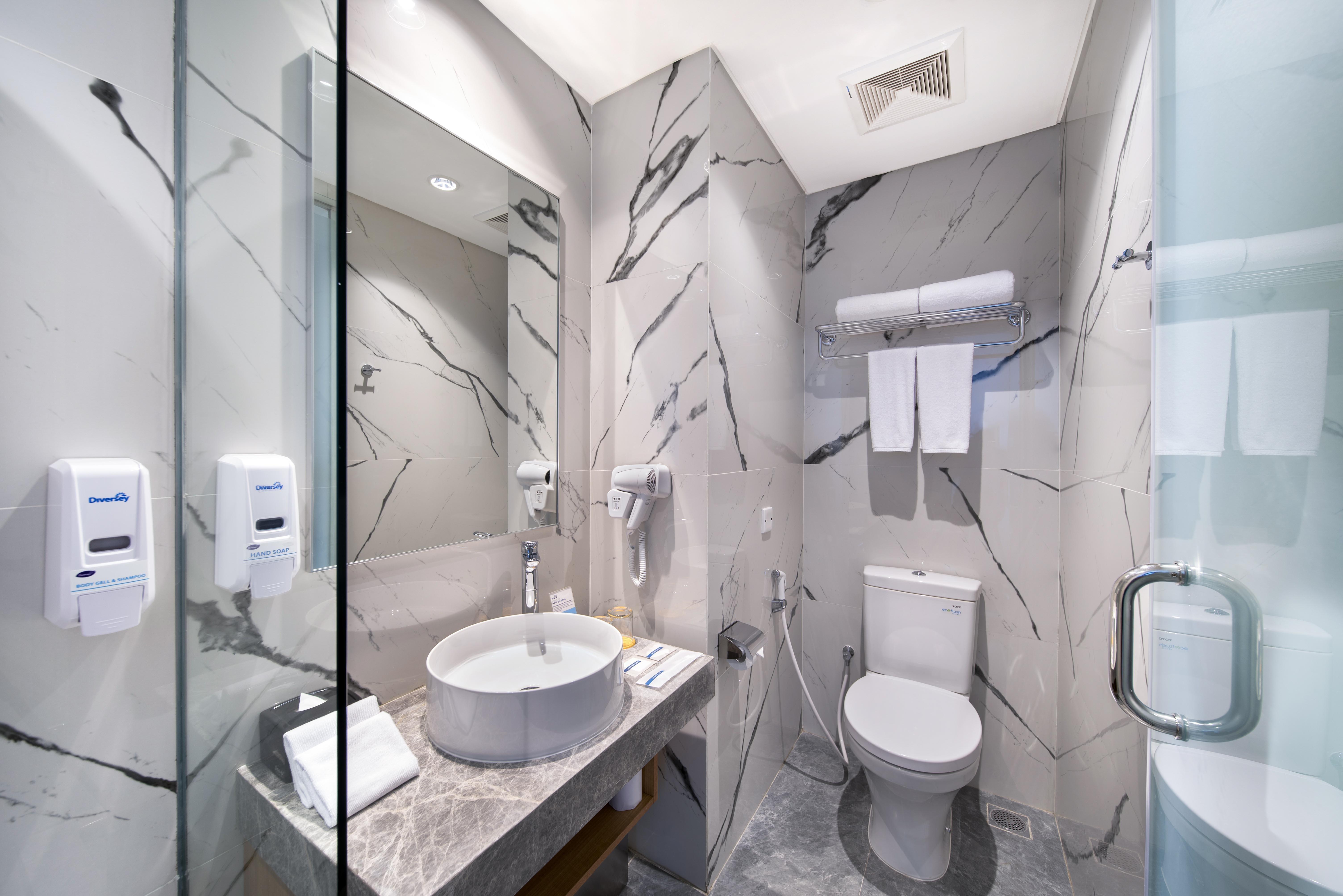 Holiday Inn Express Jakarta Matraman By Ihg Экстерьер фото
