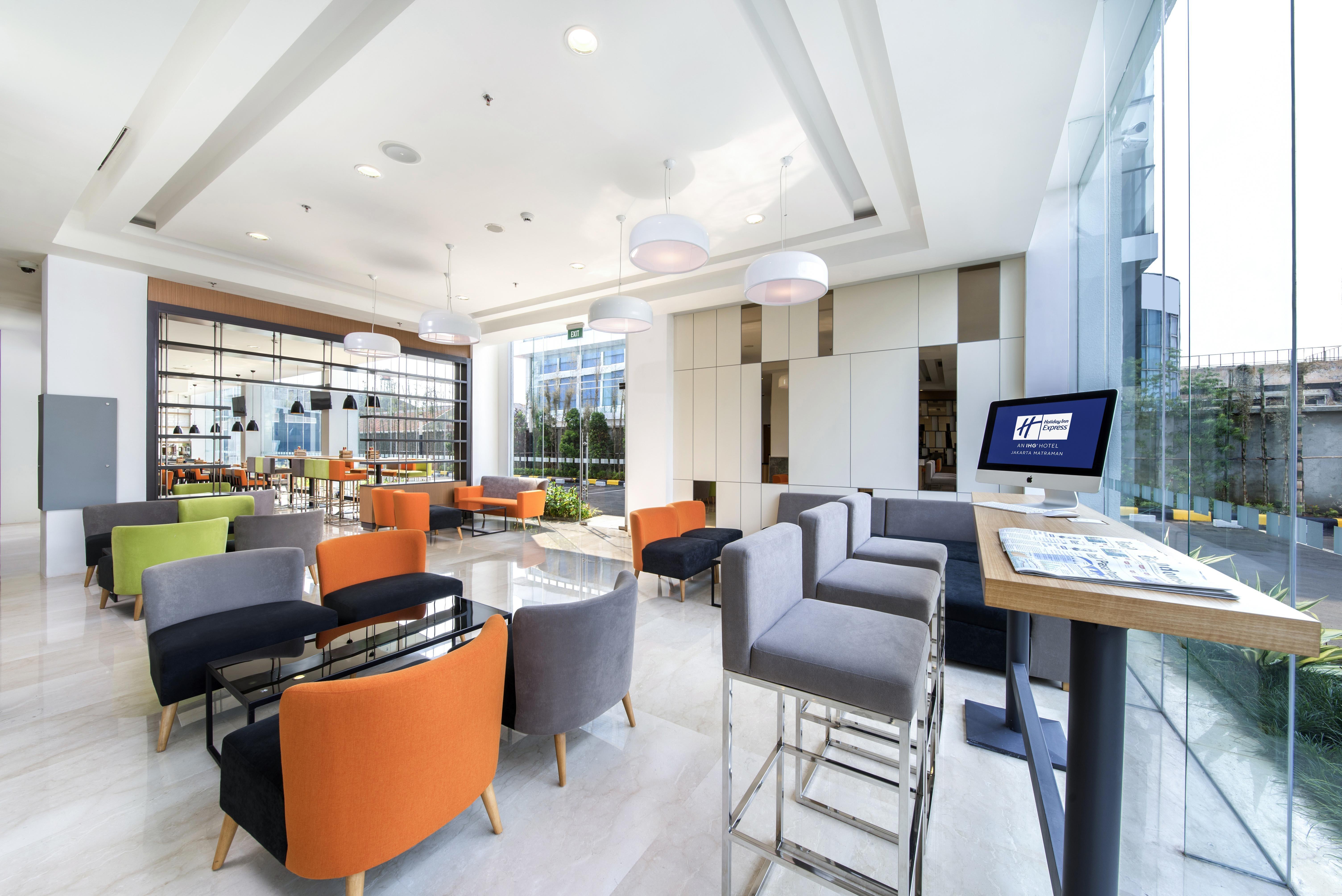 Holiday Inn Express Jakarta Matraman By Ihg Экстерьер фото