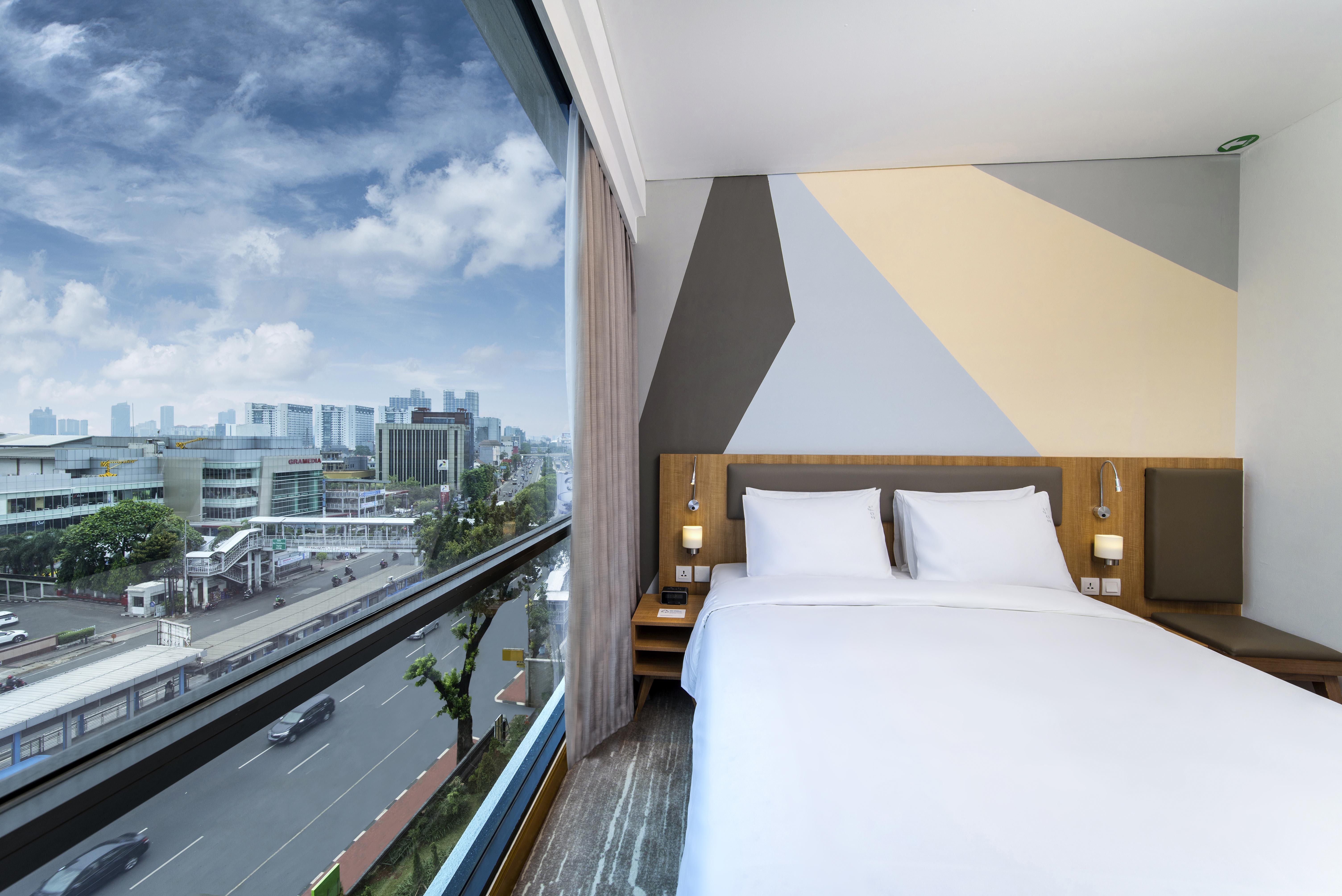 Holiday Inn Express Jakarta Matraman By Ihg Экстерьер фото