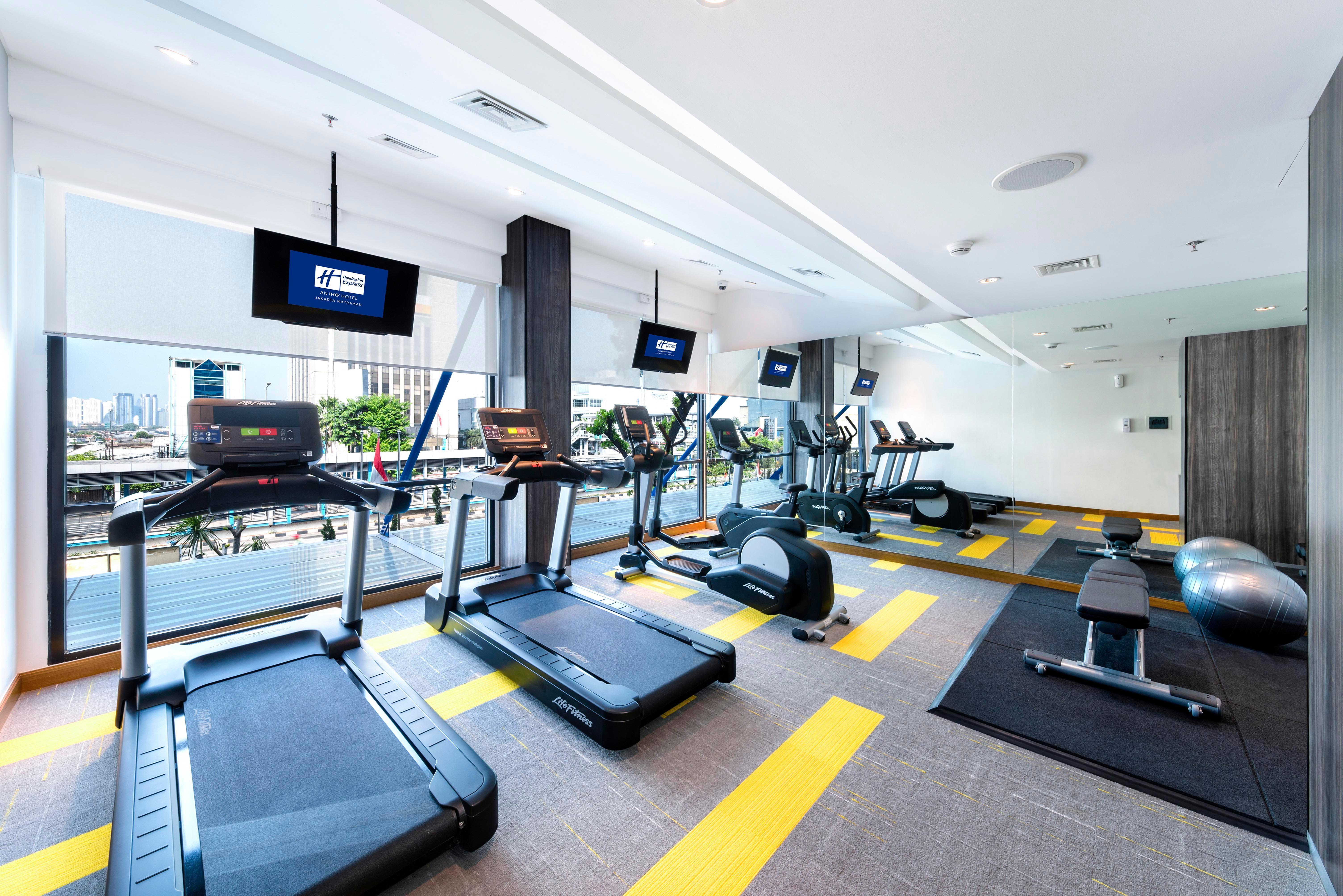 Holiday Inn Express Jakarta Matraman By Ihg Экстерьер фото