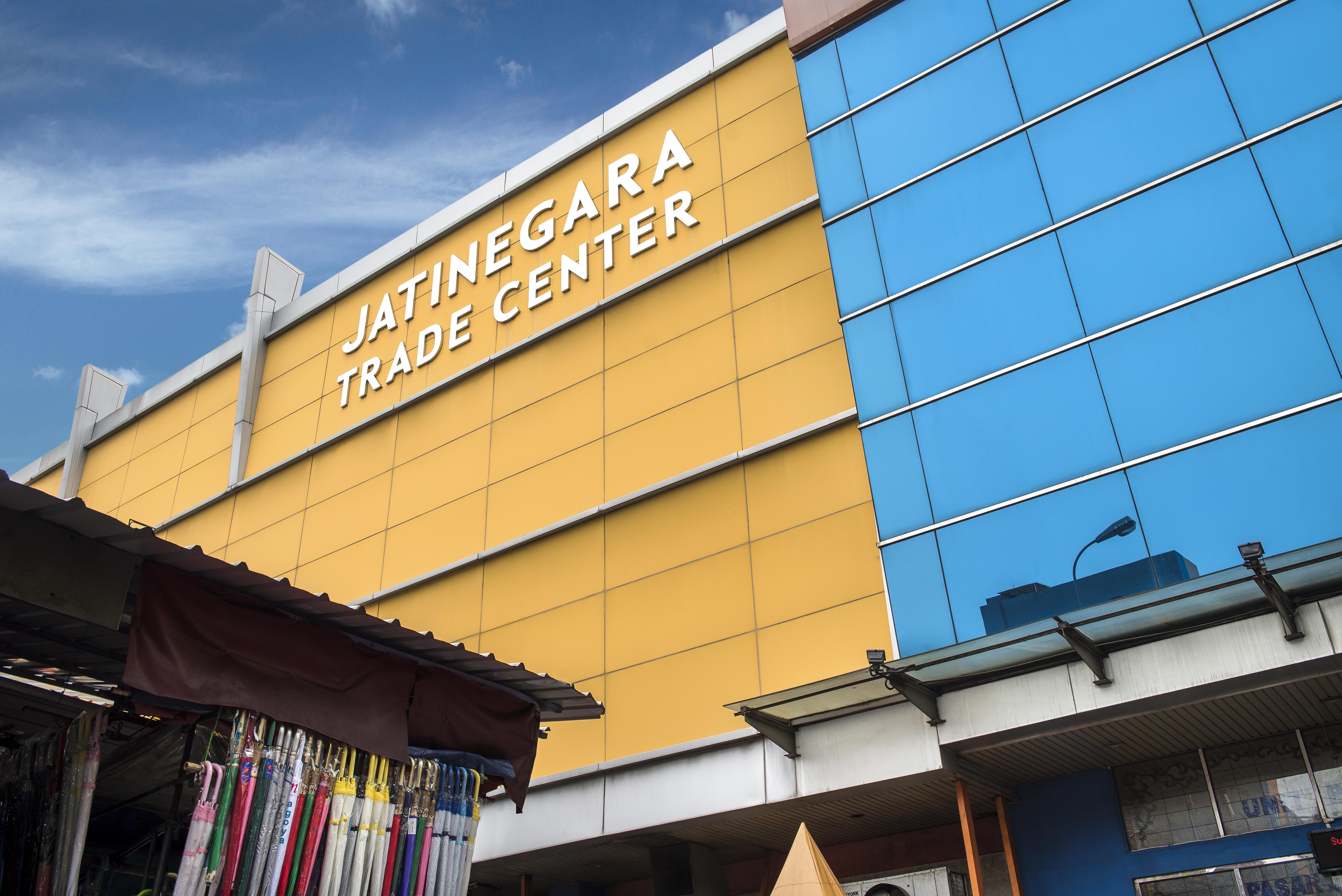 Holiday Inn Express Jakarta Matraman By Ihg Экстерьер фото