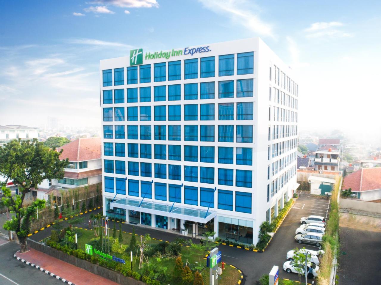 Holiday Inn Express Jakarta Matraman By Ihg Экстерьер фото