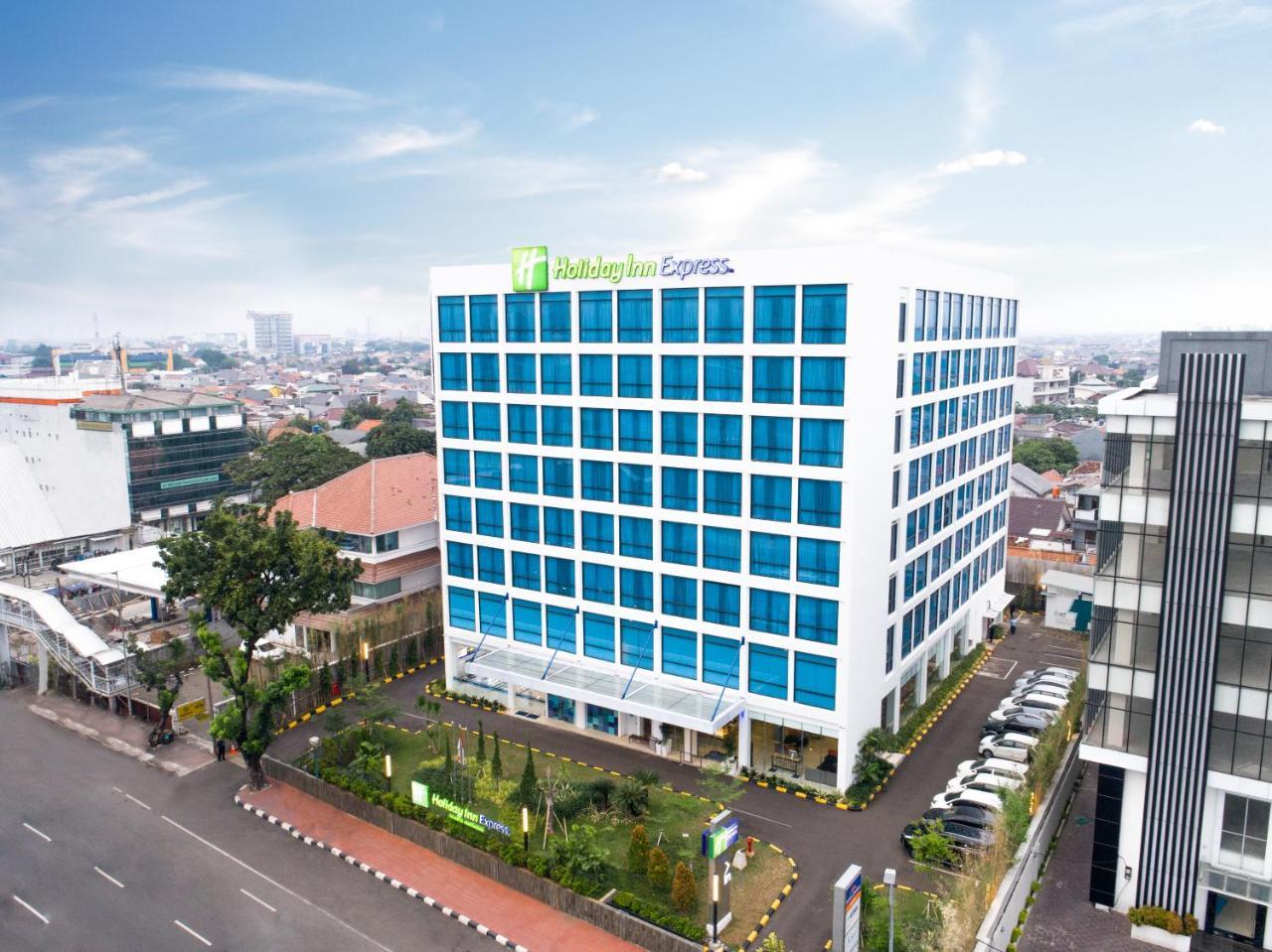 Holiday Inn Express Jakarta Matraman By Ihg Экстерьер фото